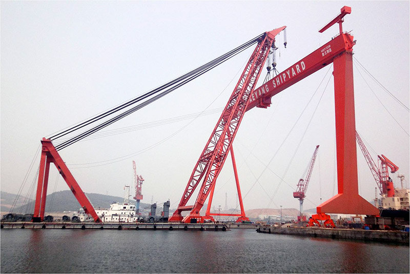 大连大洋船厂400吨龙门吊安装