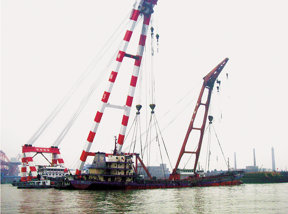 “荣江15058”轮整体打捞